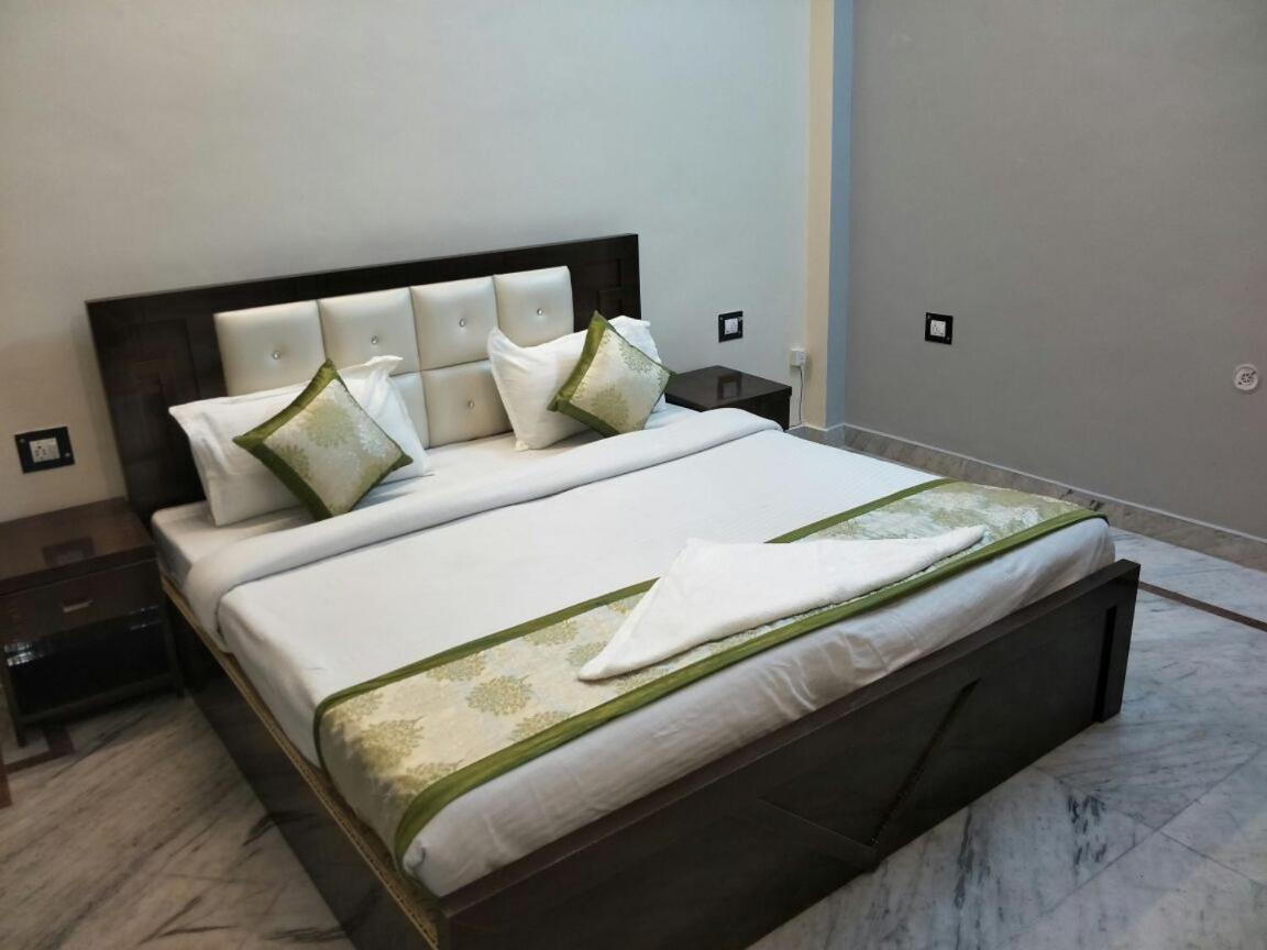Surabhi Garden Inn Lucknow Exterior foto